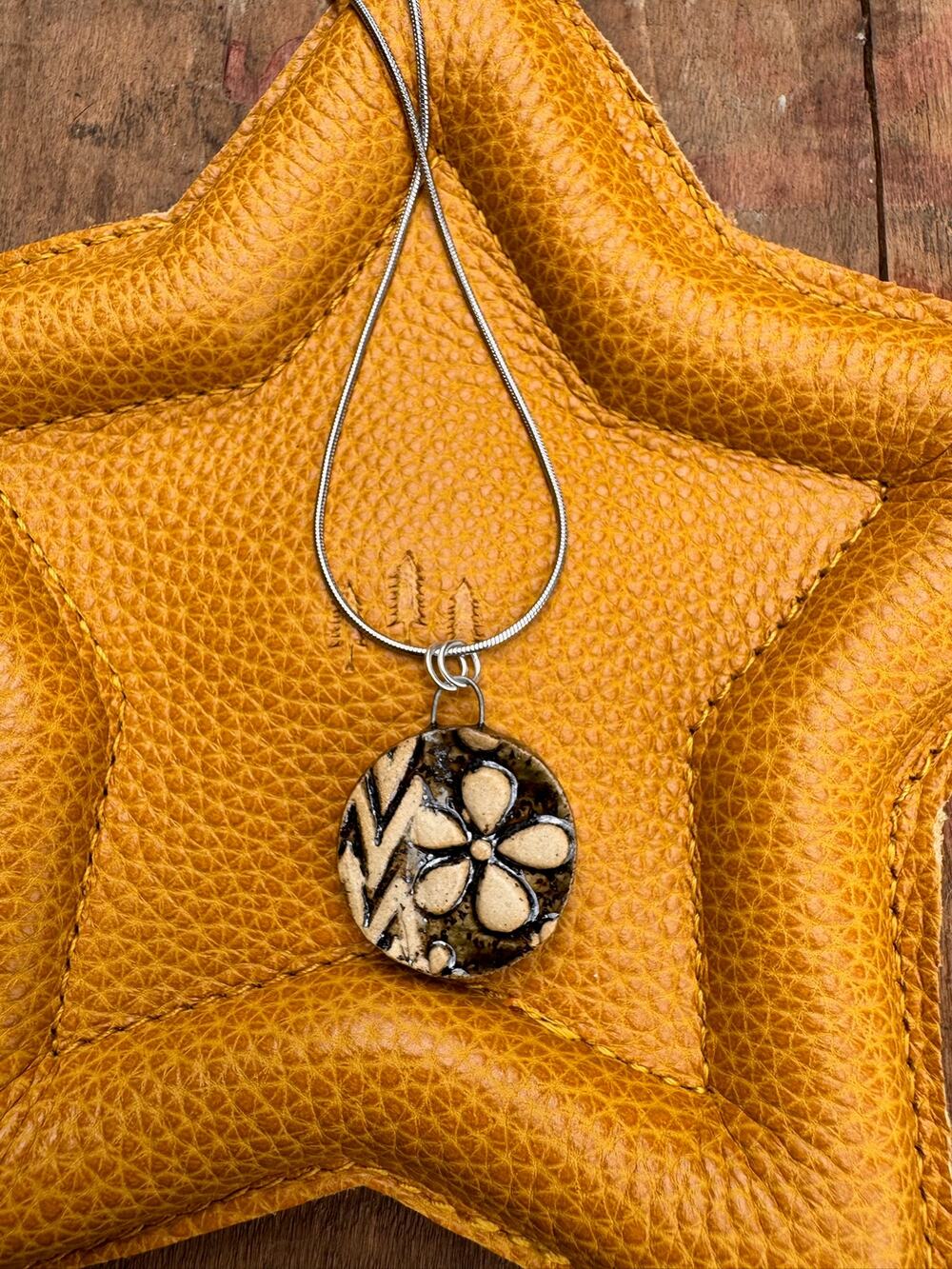 Boho Necklace Round Zig Zag Daisy Pendant Ceramic Necklace Medallion Jewelry